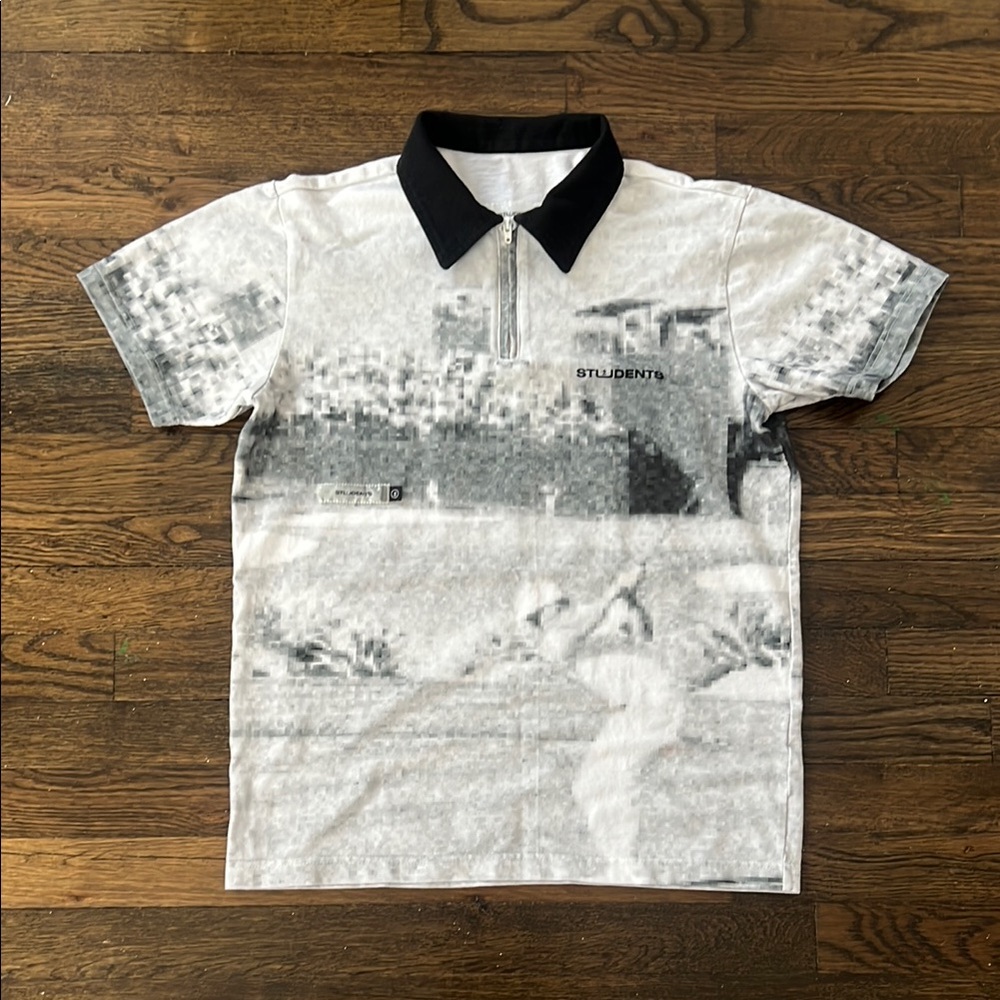 USED Students Golf polo size small in good condition
